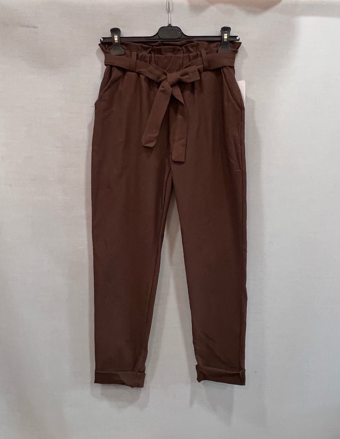 Pantalon carotte ceinturé