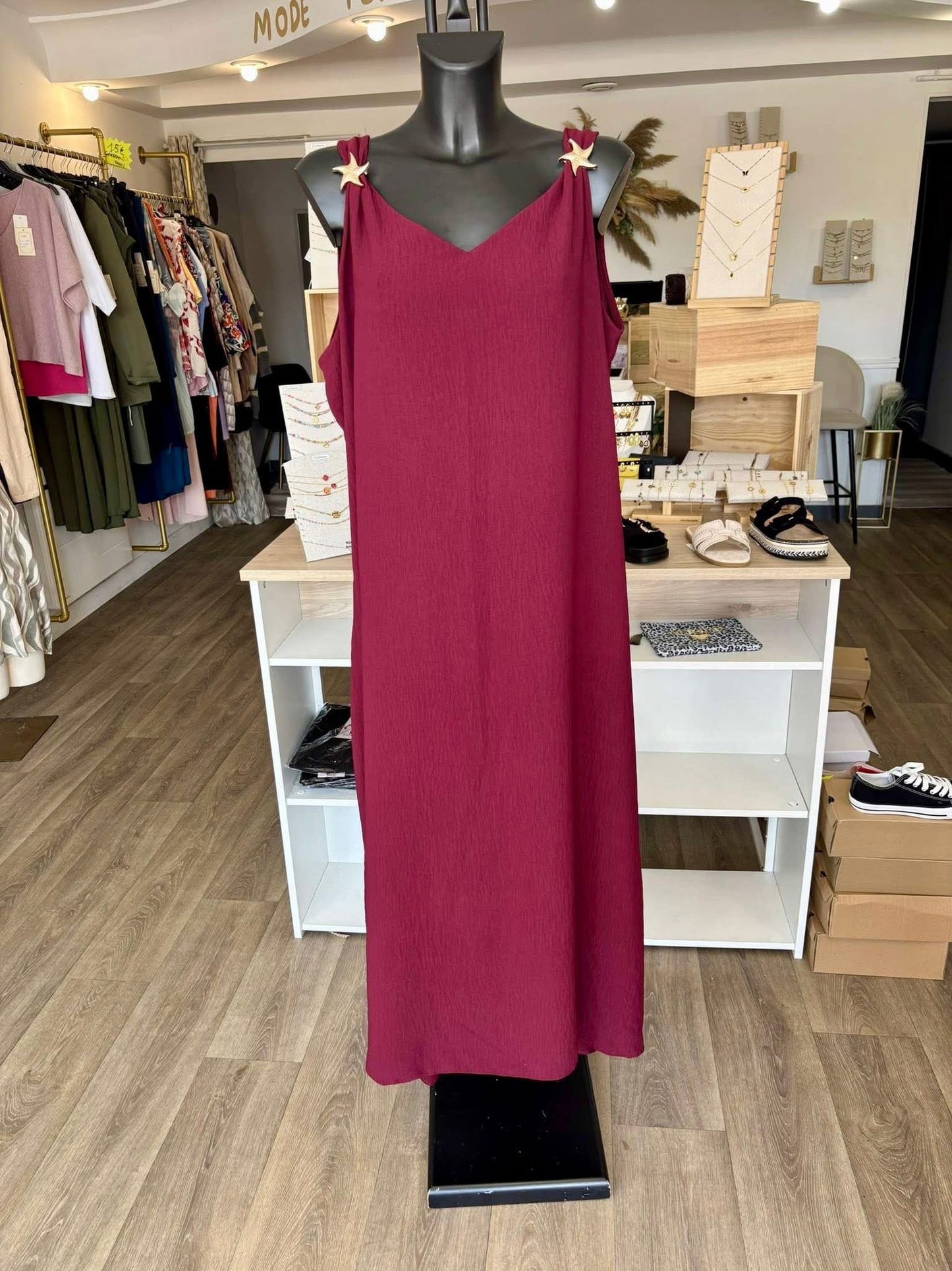 Robe fluide à bretelles étoiles