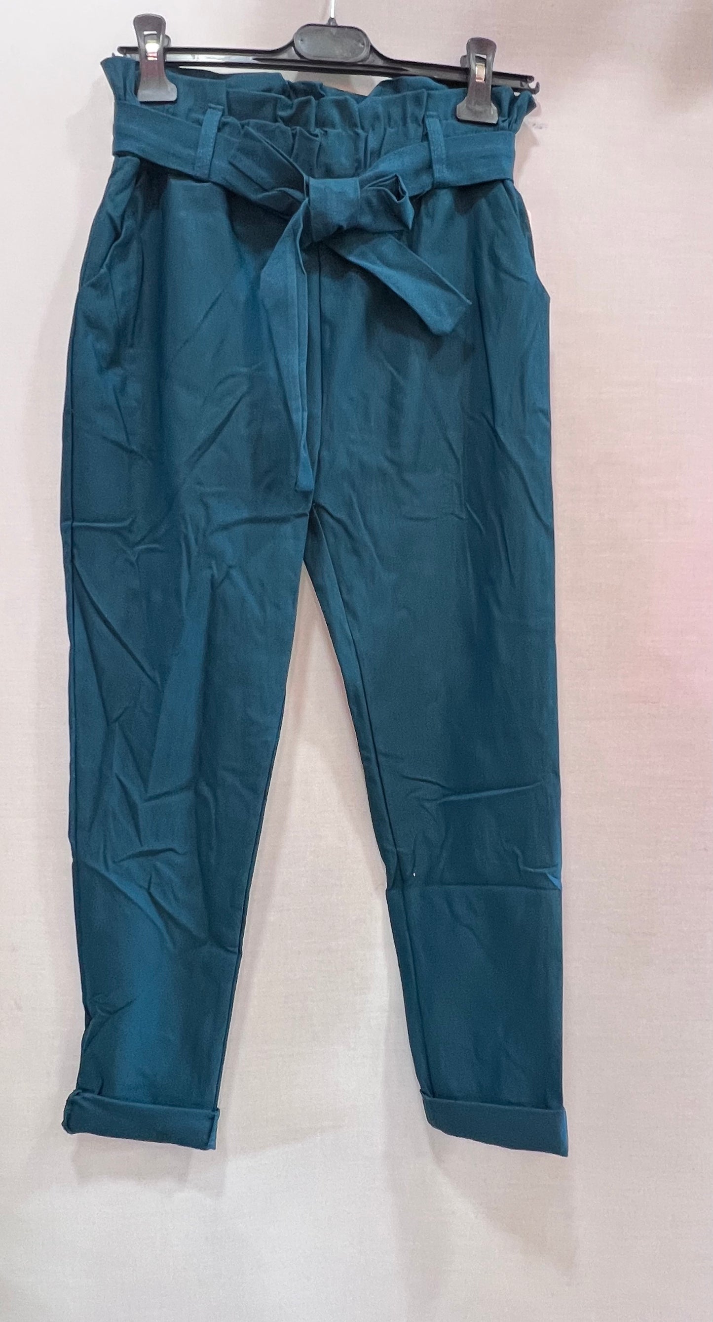 Pantalon carotte ceinturé