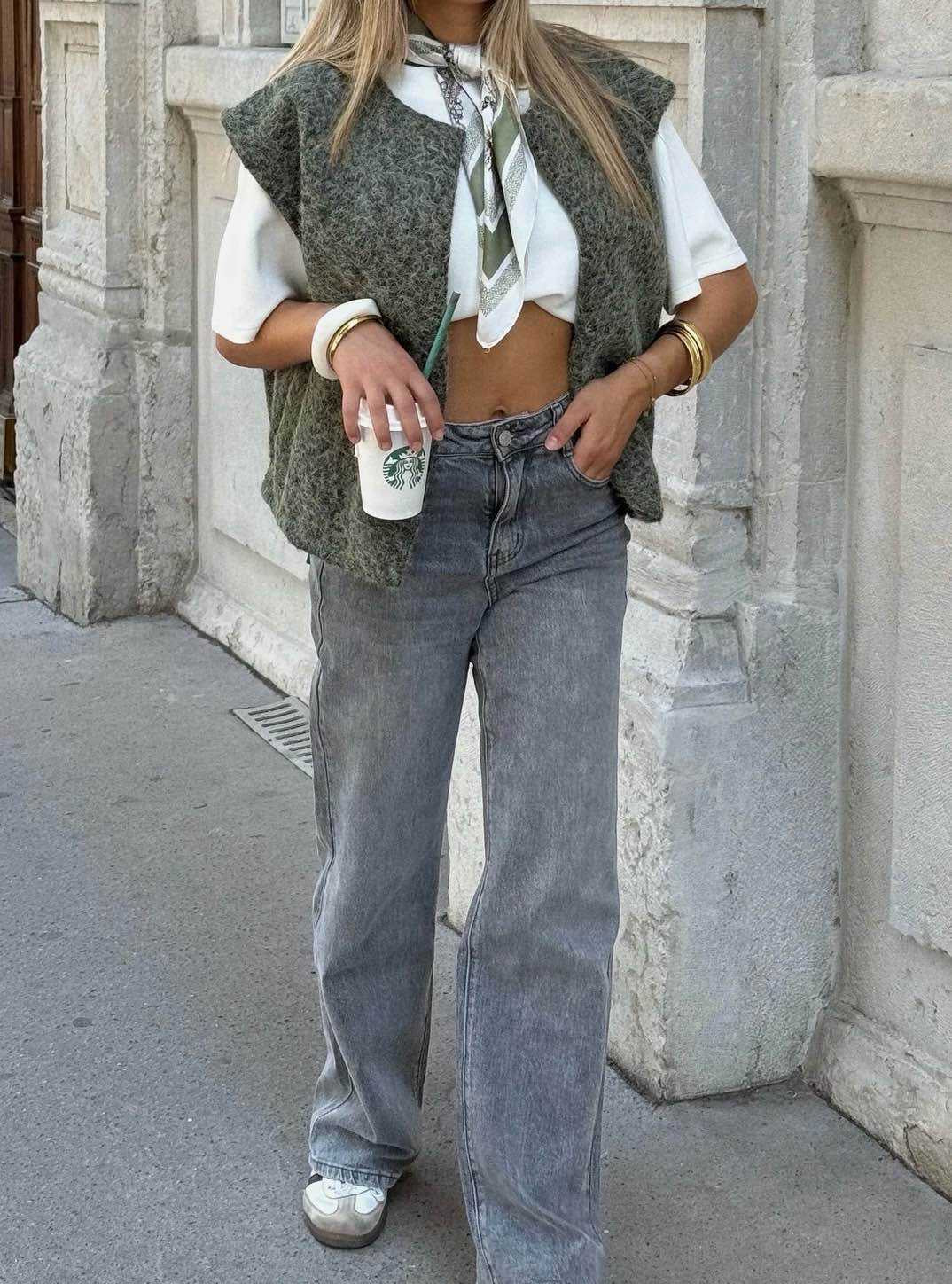 Gilet sans manches femme en laine bouillie – Plusieurs coloris – Taille unique 36/44