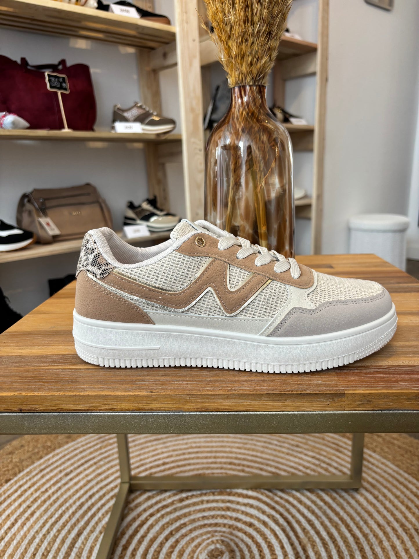 Baskets beige & blanc – Grandes tailles 41 au 44