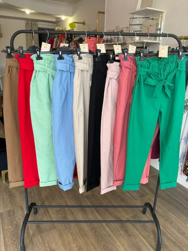 Pantalon carotte ceinturé