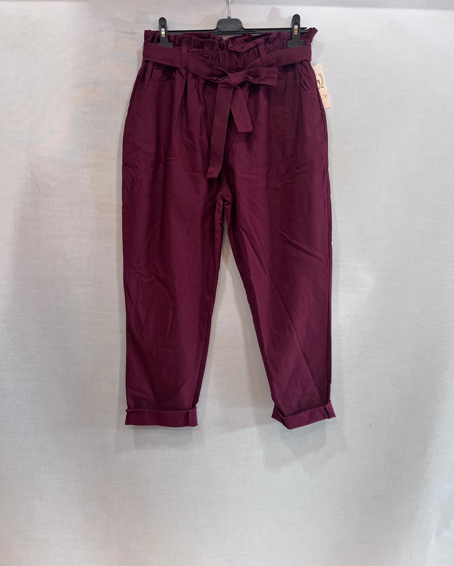 Pantalon carotte ceinturé